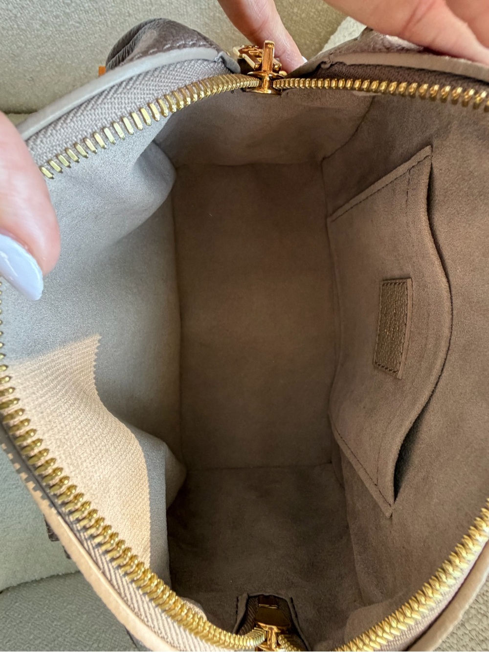 SOLD🎉Louis Vuitton Speedy Bandoulière 20 Bicolor Monogram Empreinte Handbag - Picture 11 of 13